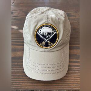 BUFFALO SABRES ADJUSTABLE HAT. UNISEX. PRE OWNED.